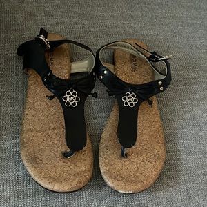 Michael Kors Women’s Thong Sandals. Black. Size 5.